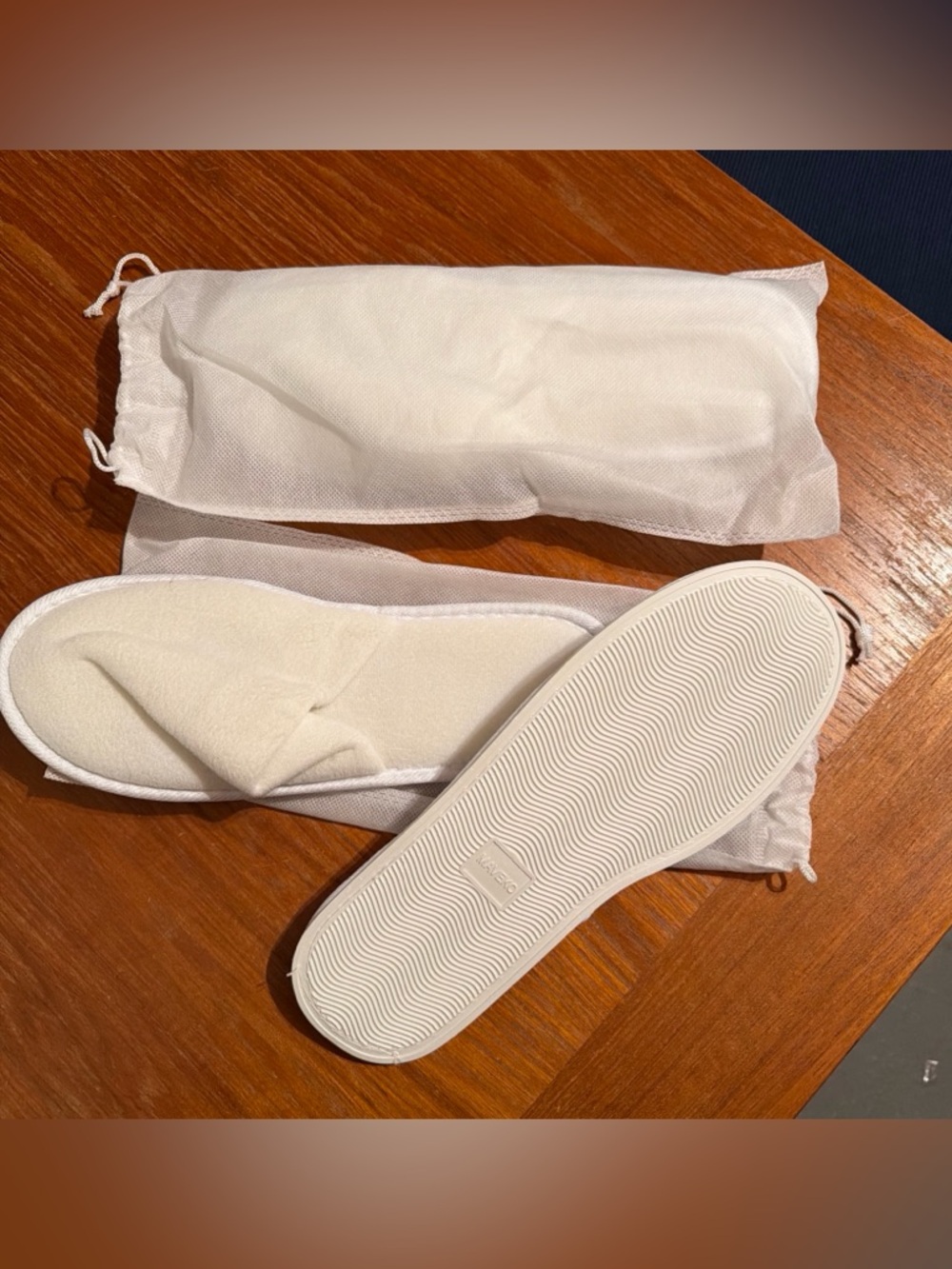 New Slippers Unisex 2 Pairs Bags Bathroom Spa Travelling Soft Non-slip 12”Long